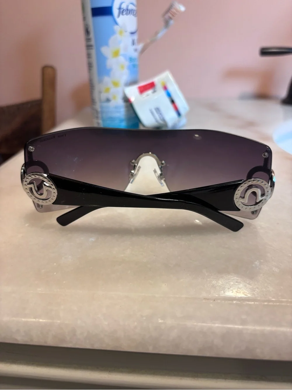 True Religion Y2K Rhinestone Horseshoe Logo Shield Sunglasses Black Tint